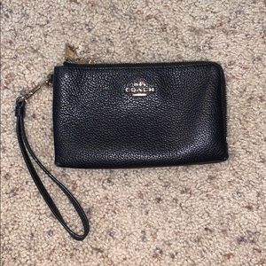 AUNTHENTIC double zip Coach Wristlet/wallet